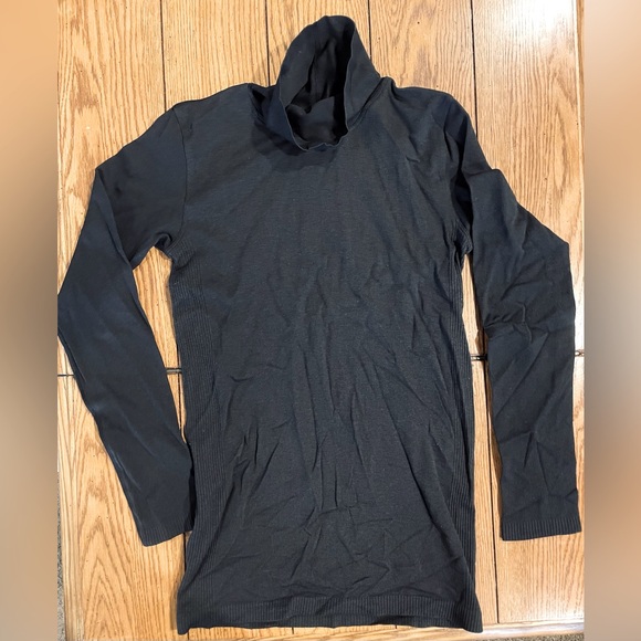 Lululemon Black Turtle Neck, size 8 - Picture 1 of 4